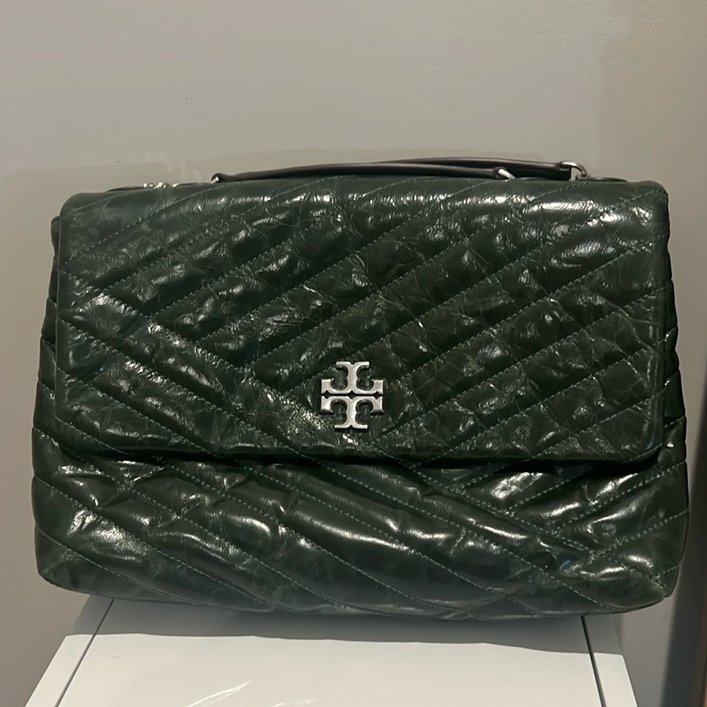 Tory Burch kira bag convertible dark green. Very good condition. 11 x 7.5 inches